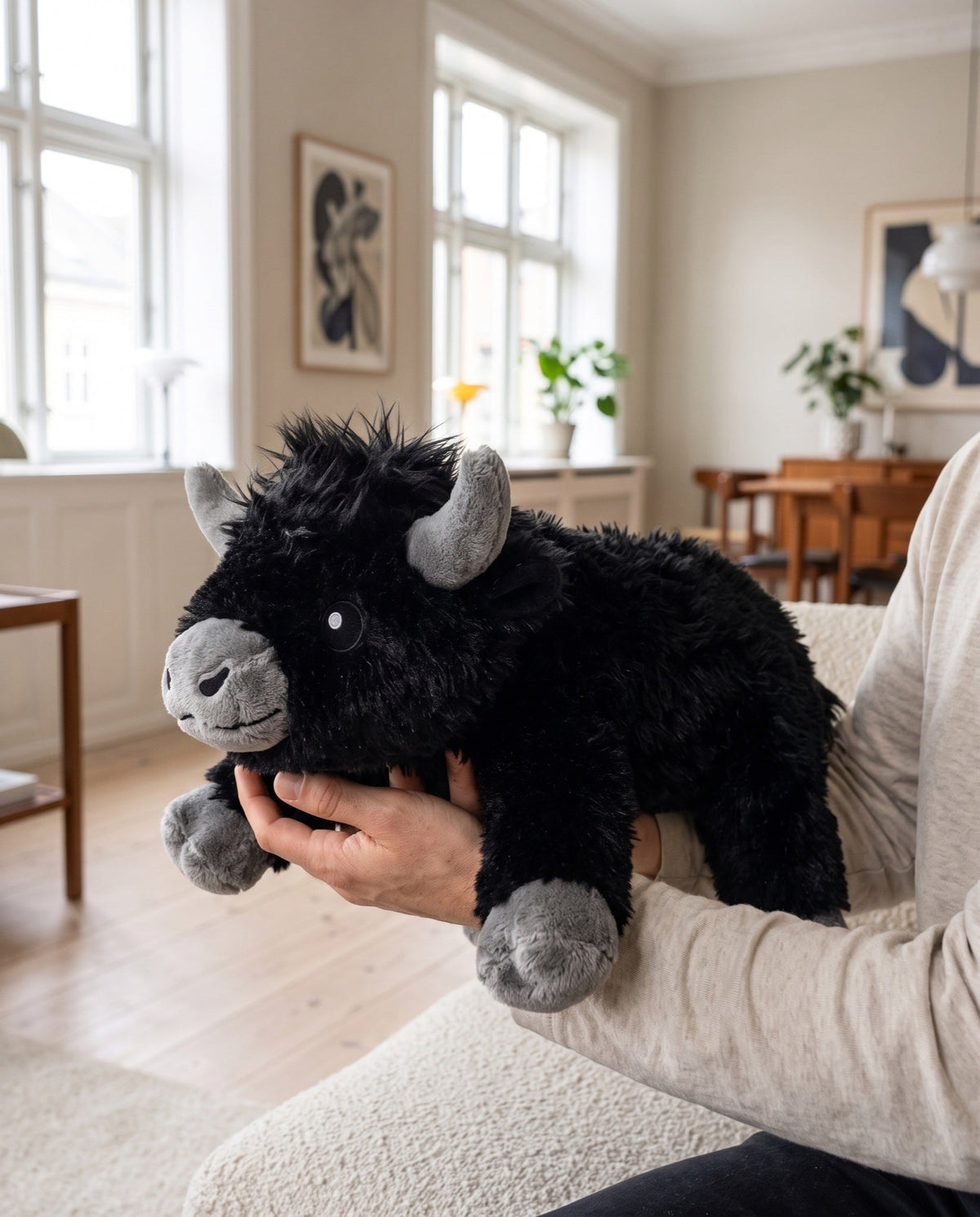 Weighted Highland Cow Black, 2.3 kg #Colour_Black