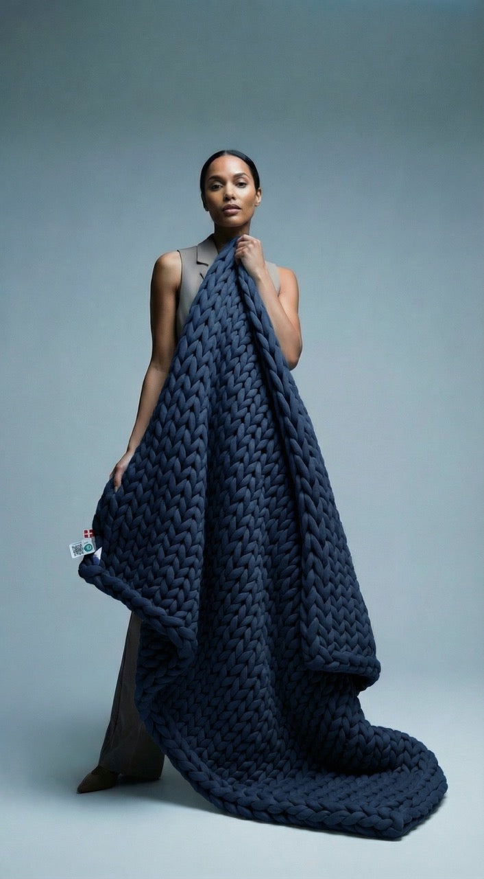 Hand-knitted weighted blanket™