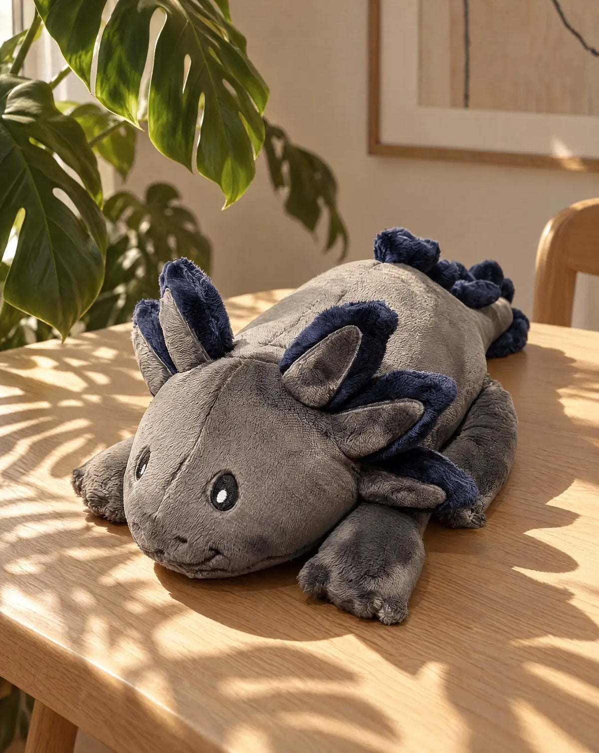 Weighted Axolotl in Blue Flame, 2.3 kg, low front angle